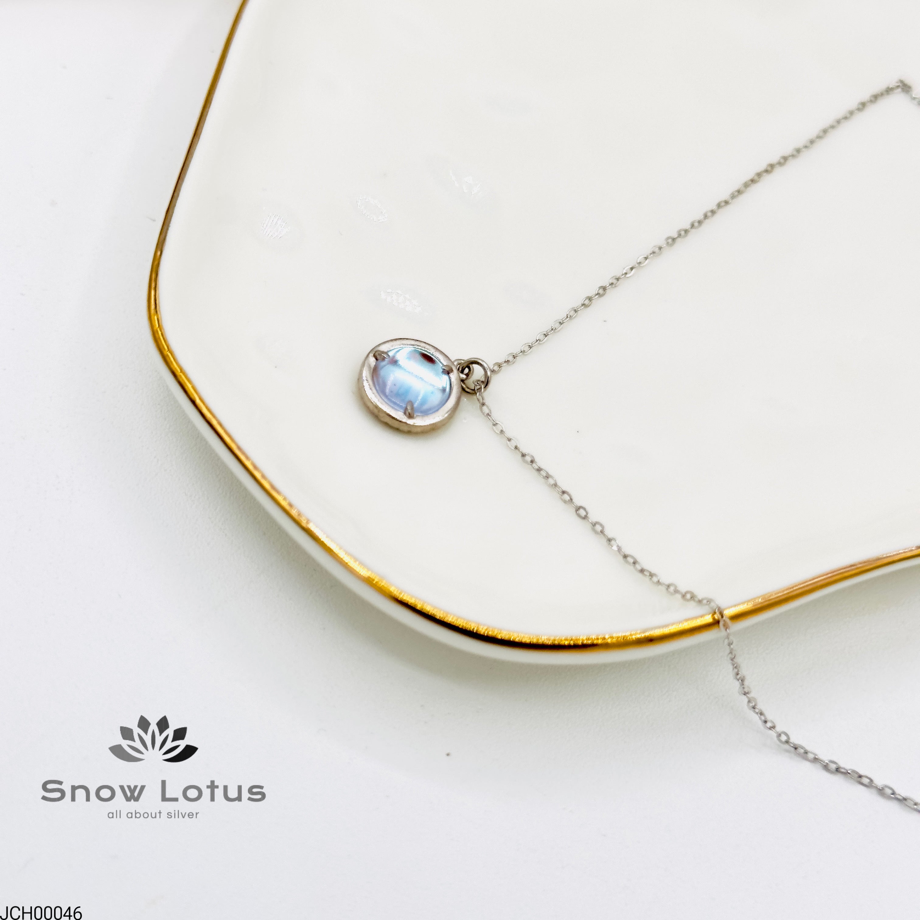 Enticing Swan Neckchain