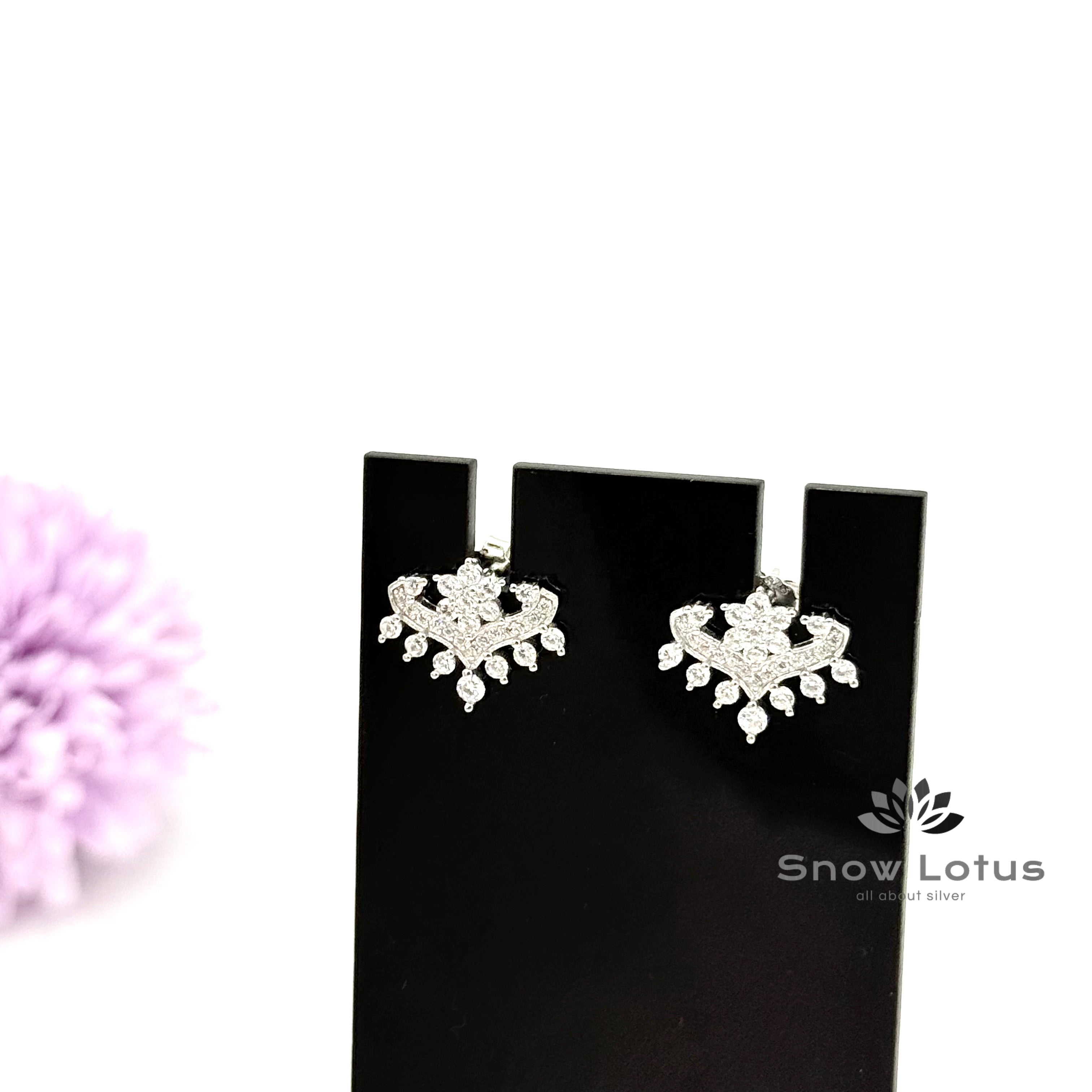 Striking Mangalsutra with earrings