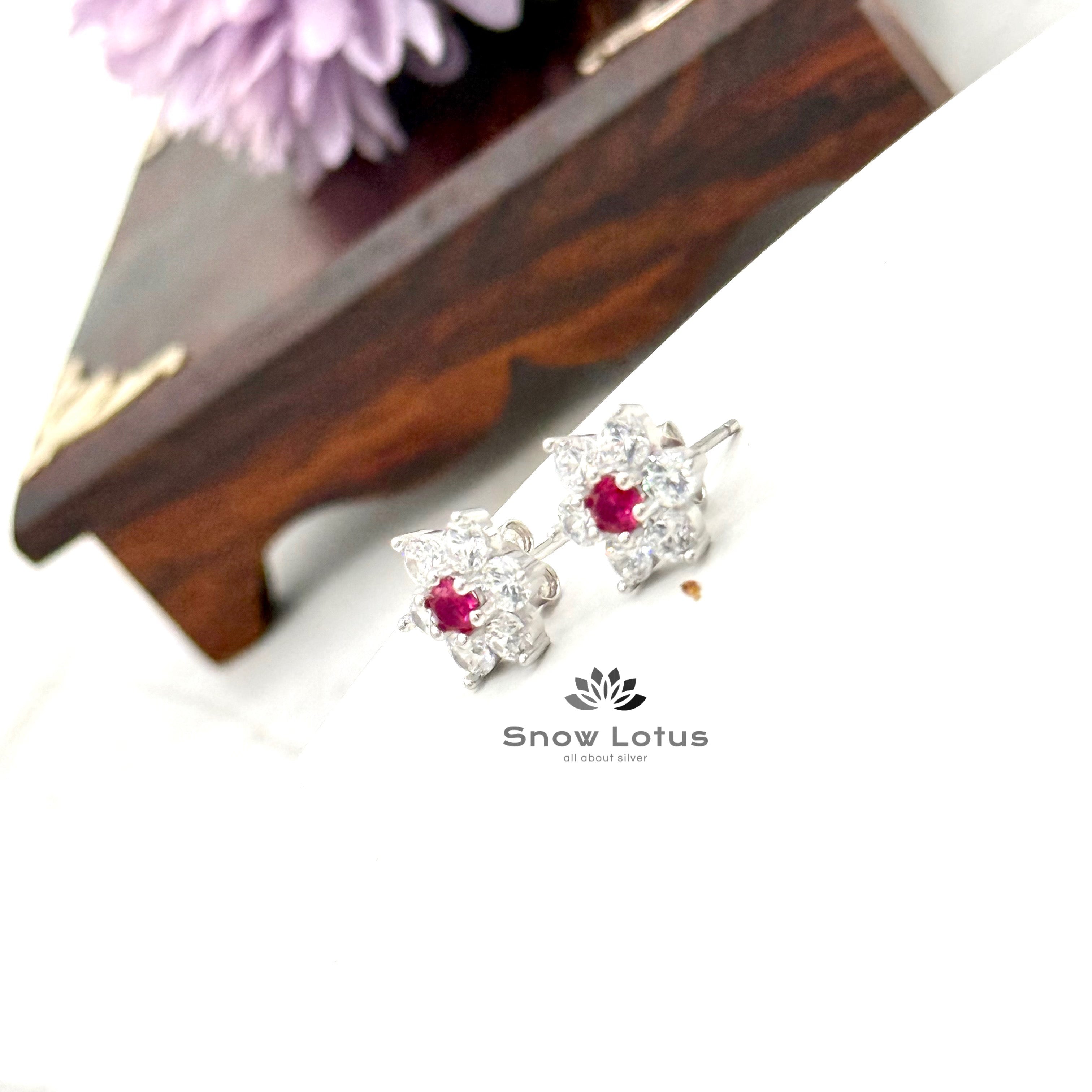 White Rosegold Ruby Mini Flower Studs