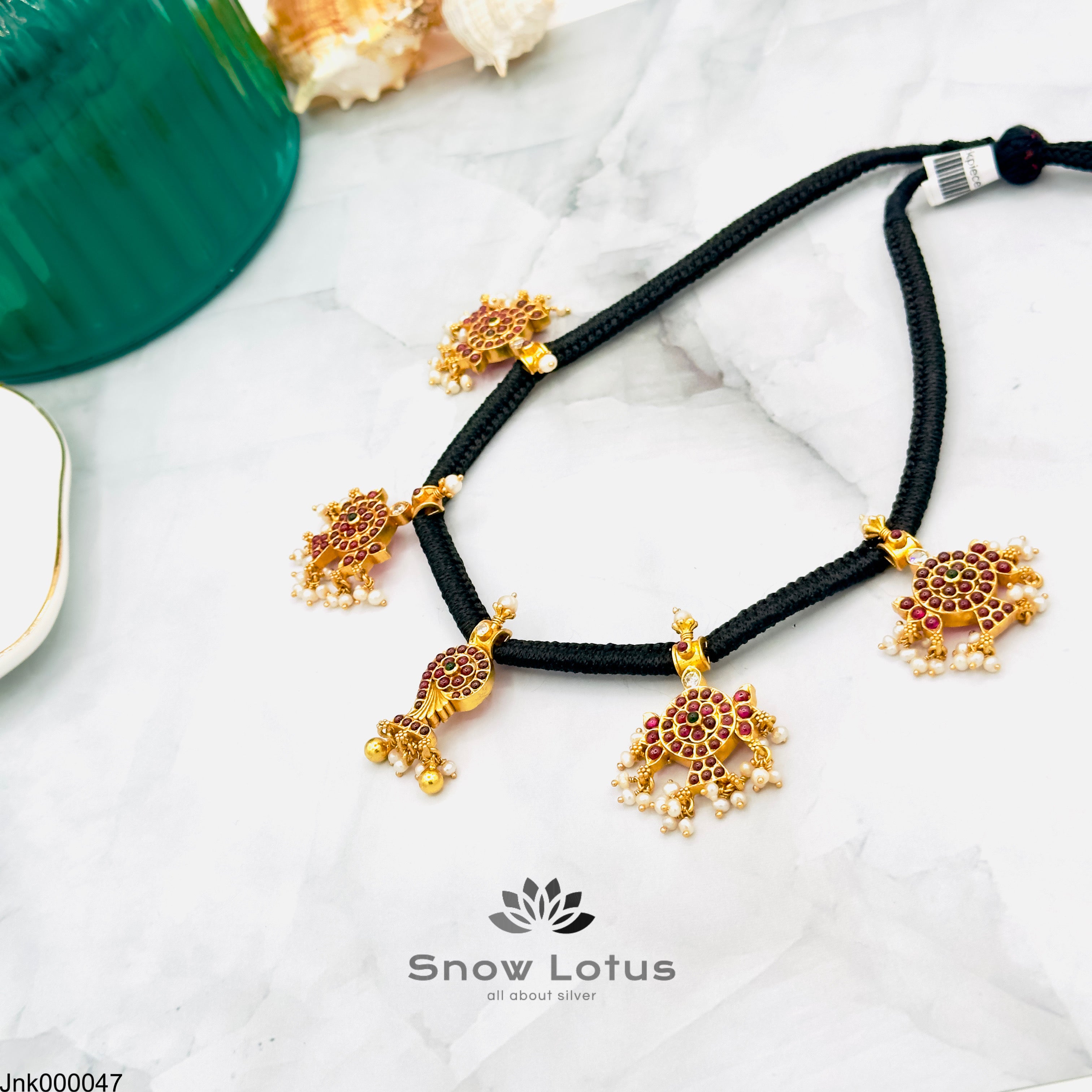 Shanku chakra neckpiece