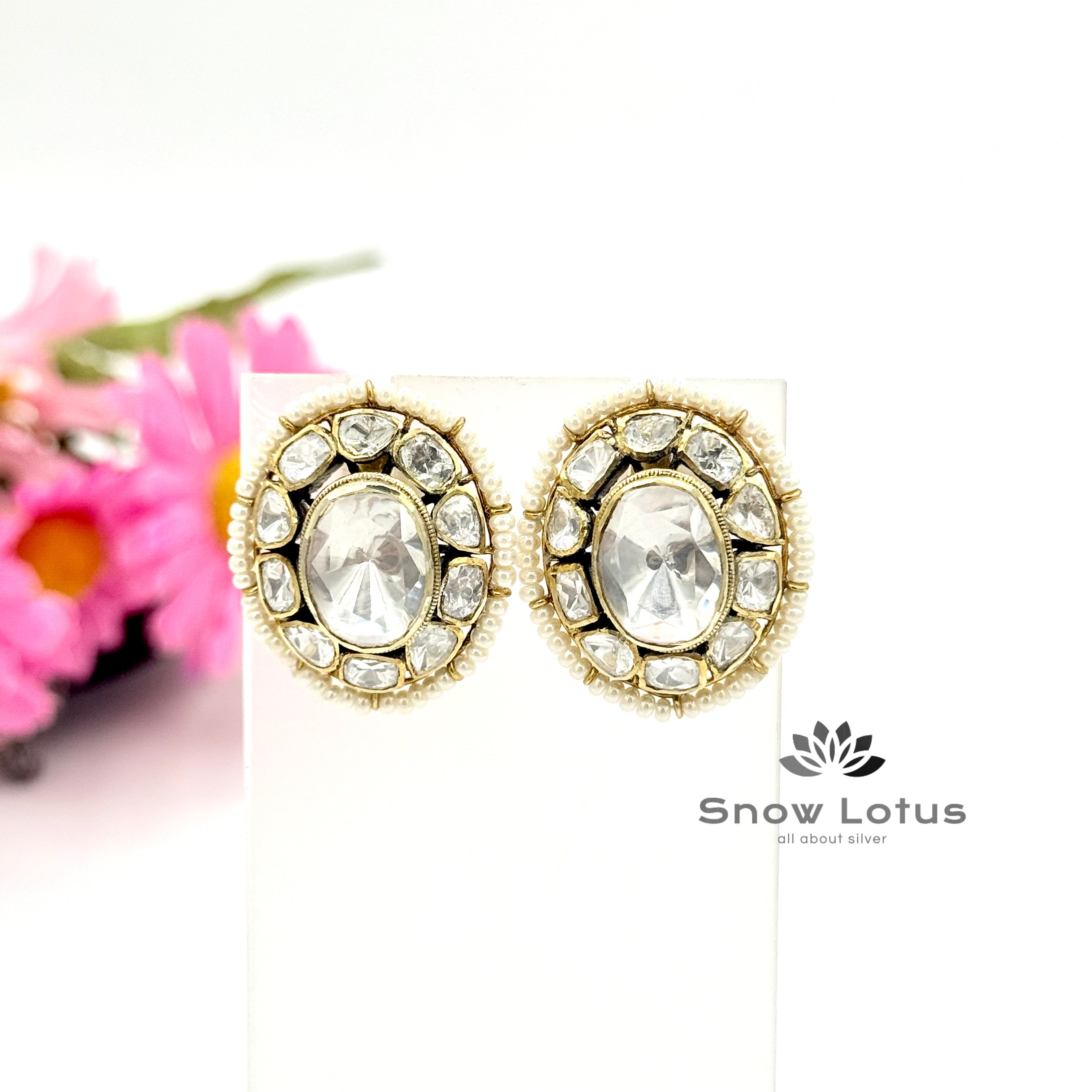 Circular Moissanite Stud