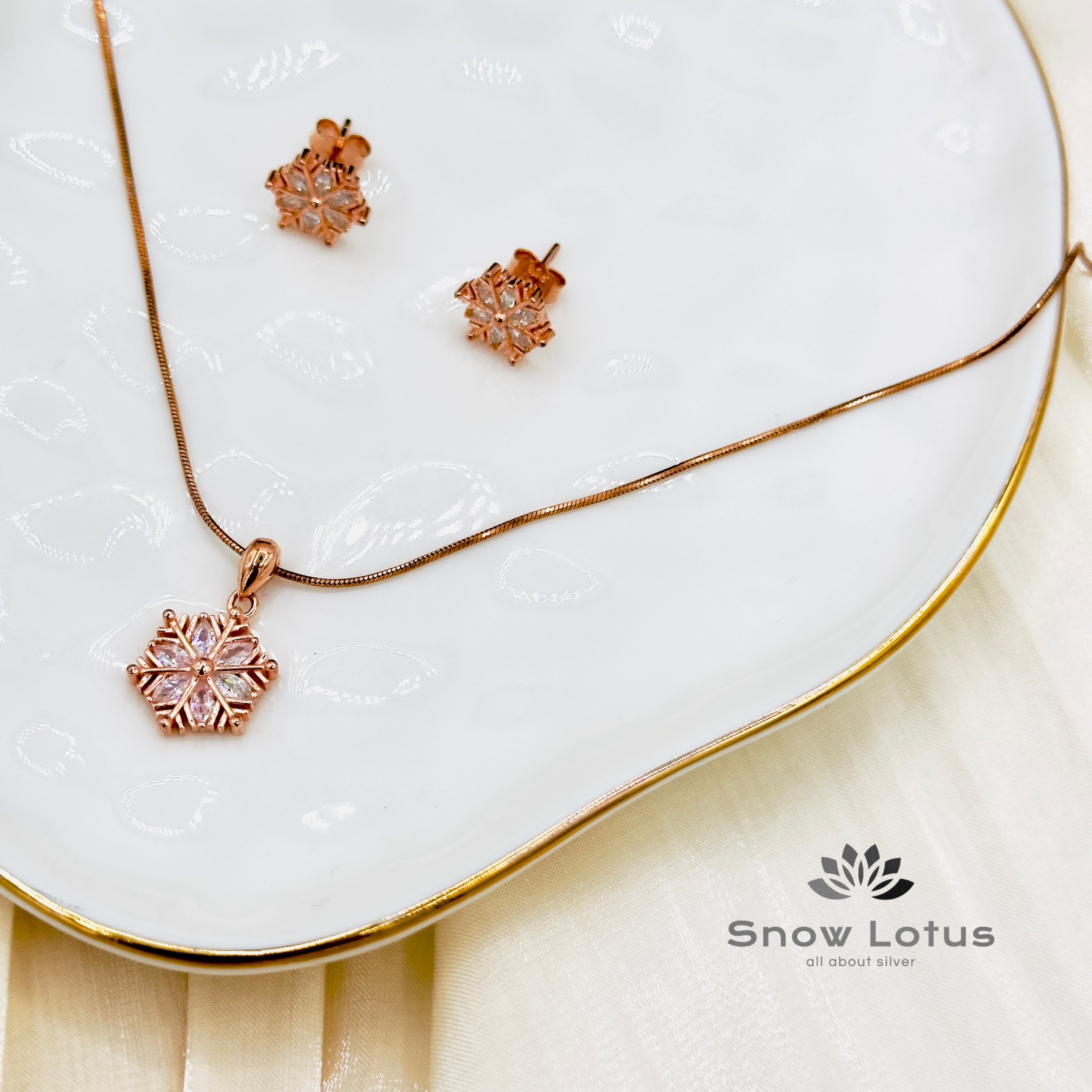 Bliss Floral Pendant Set With Earrings