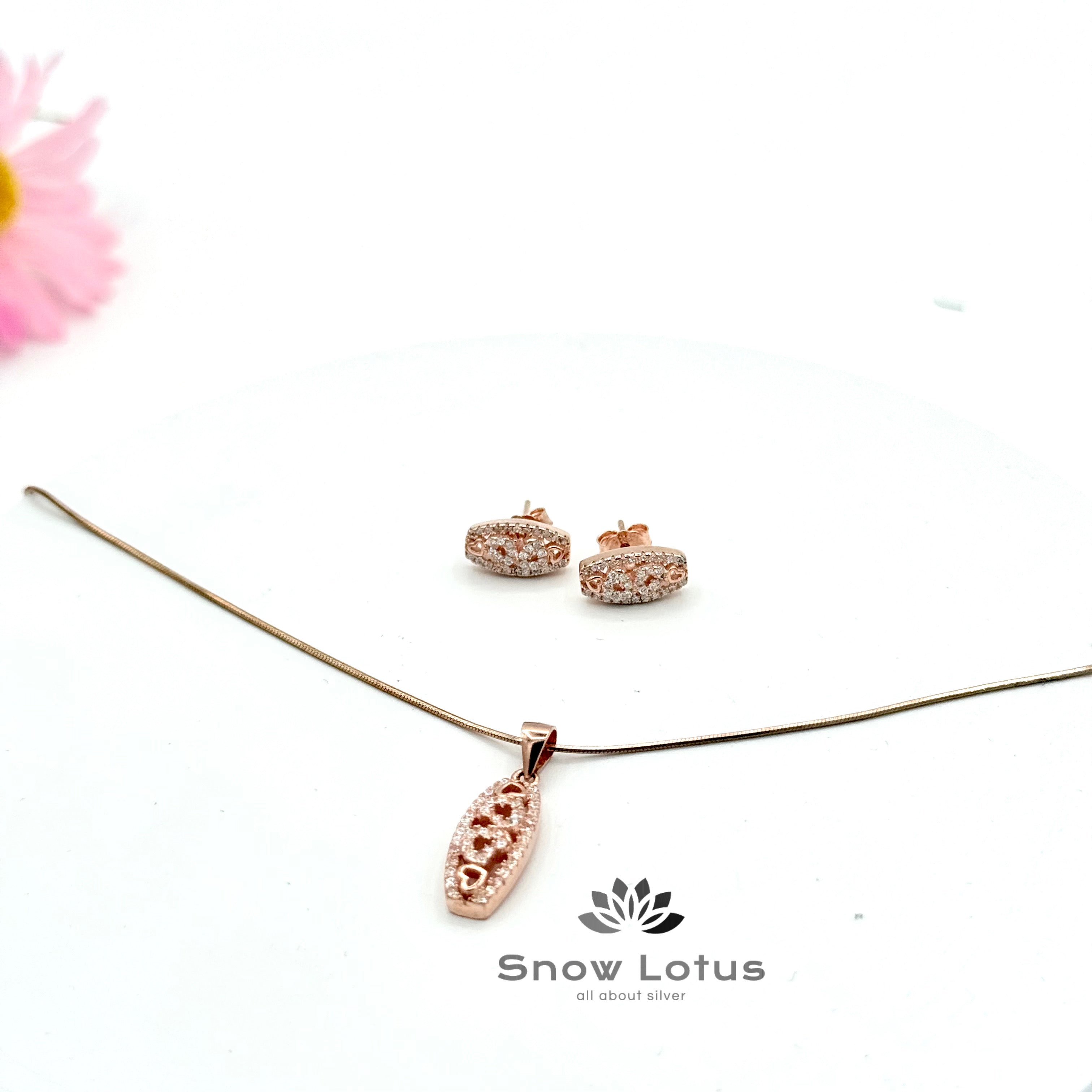 Little heart pendant set with earrings