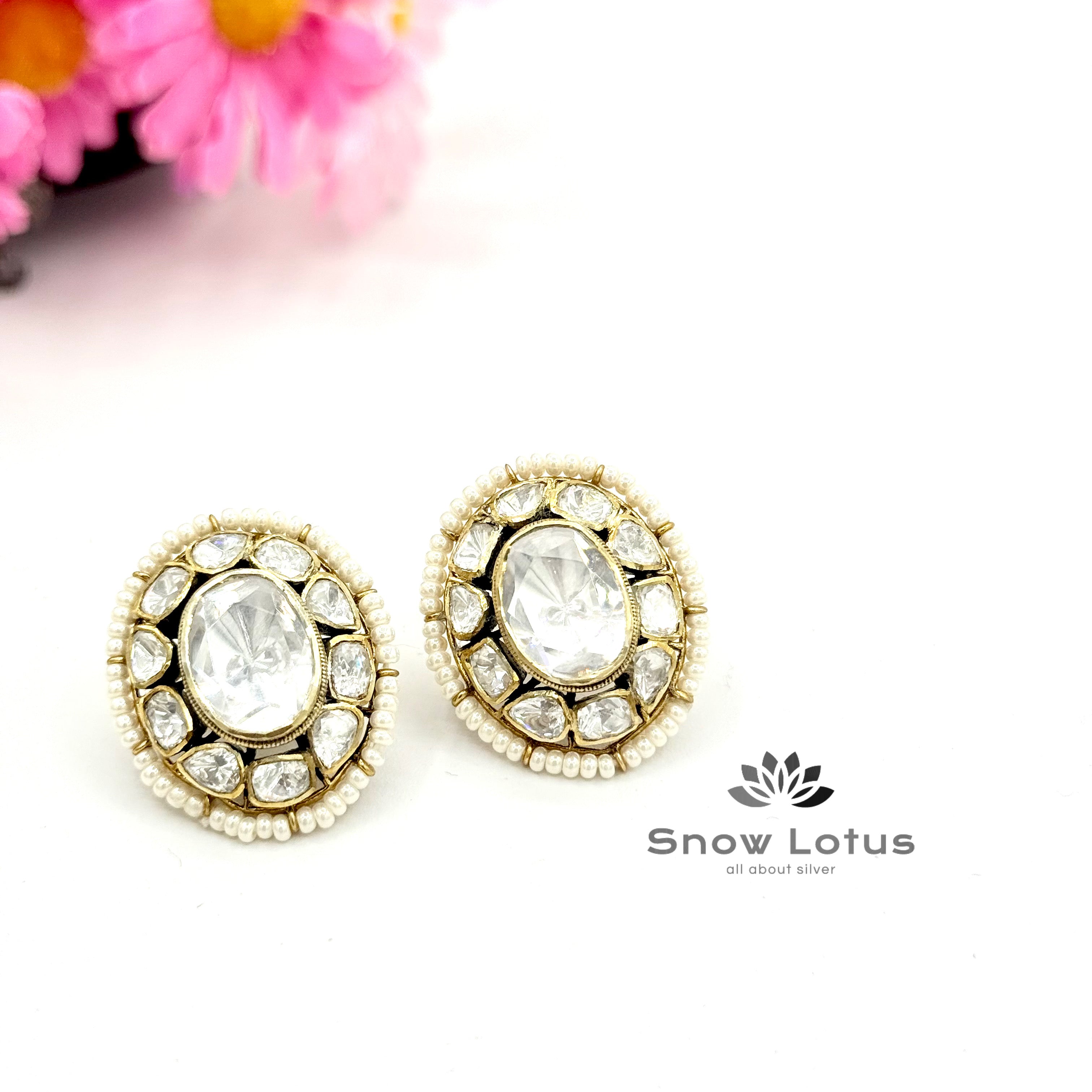 Circular Moissanite Stud