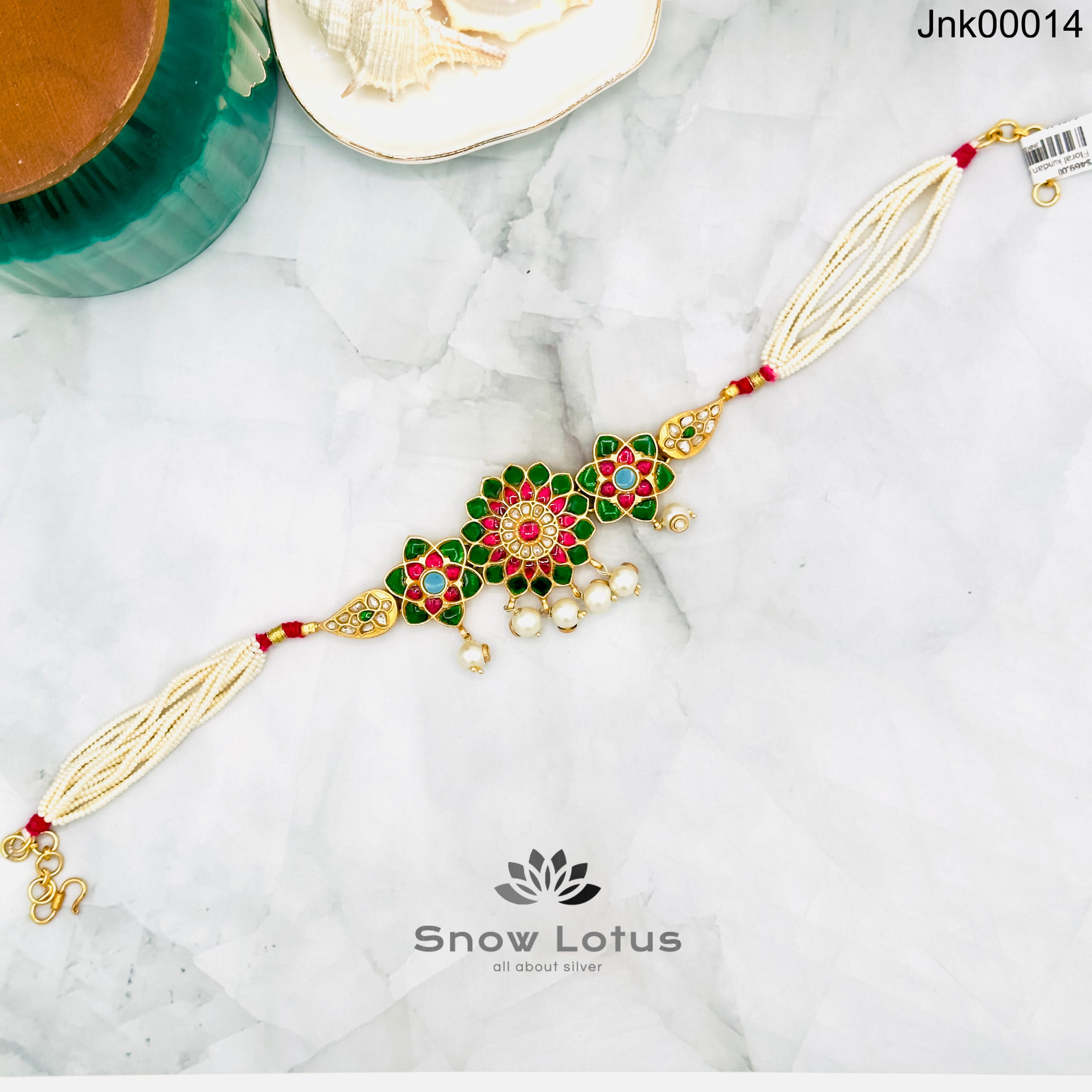 Enticing Kundan Neckpiece