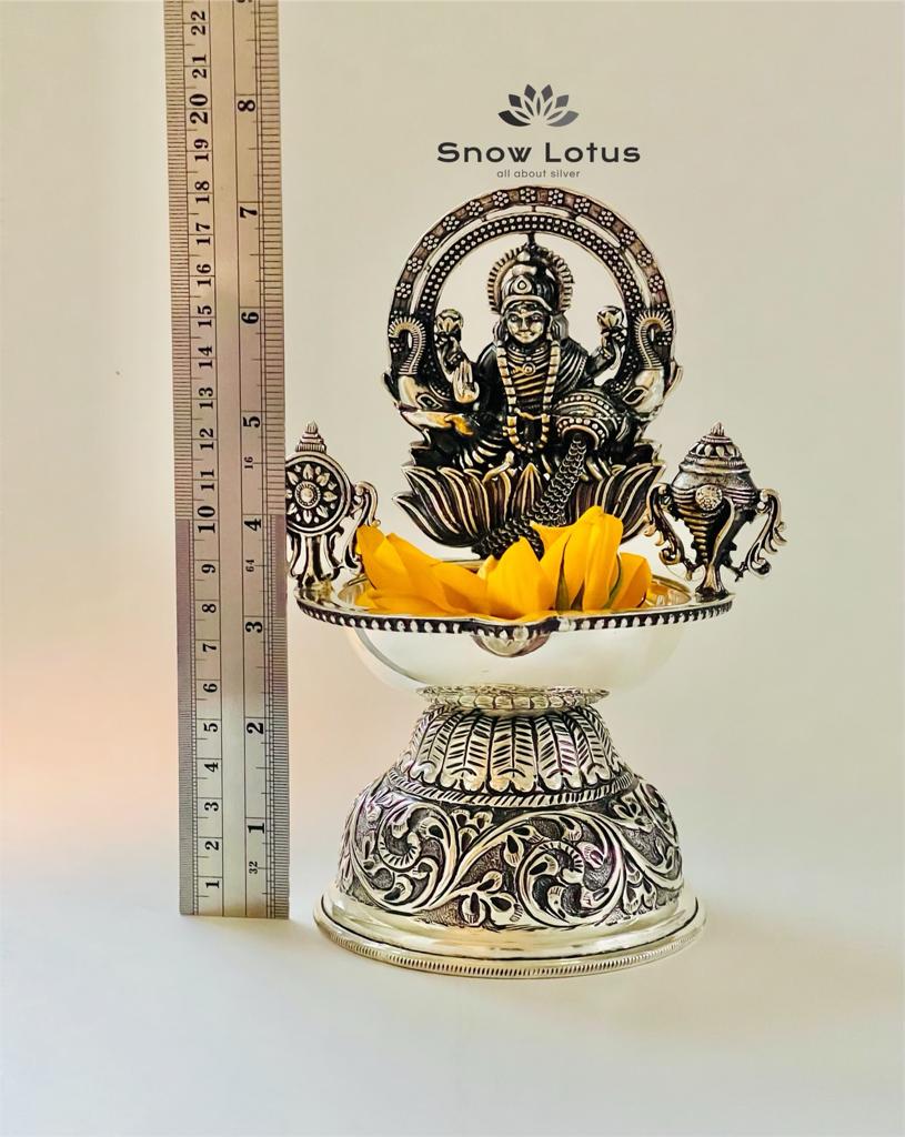 Antique Lakshmi Diya with Shanku Chakram (Single)