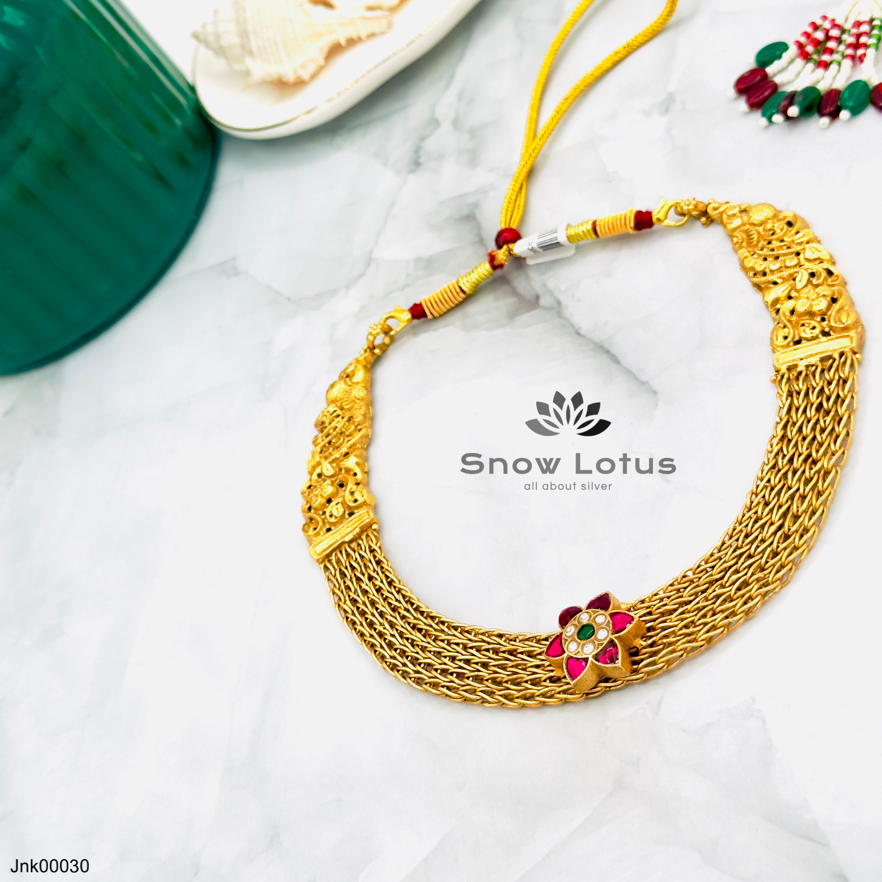 Floral kundan neckpiece