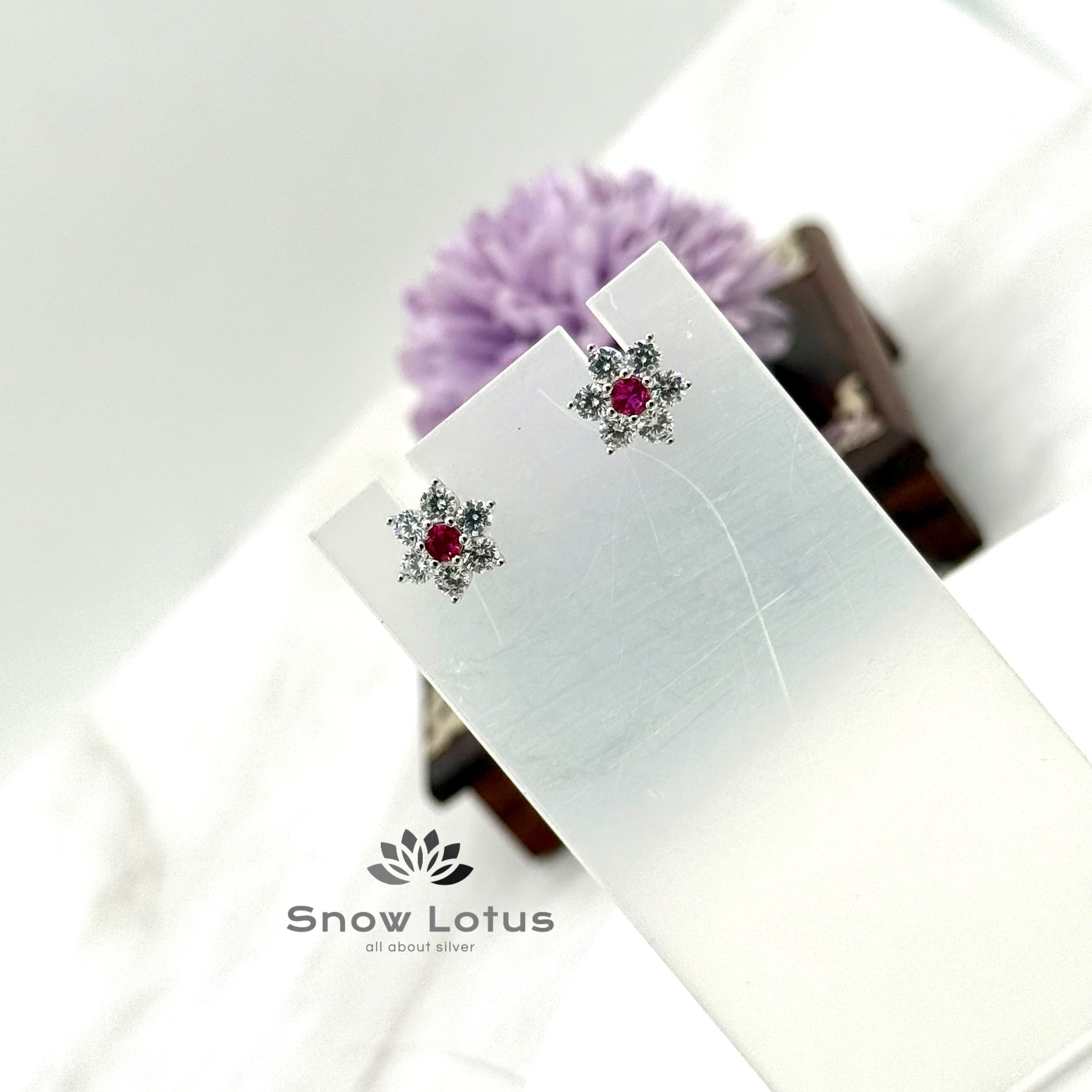 White Rosegold Ruby Mini Flower Studs