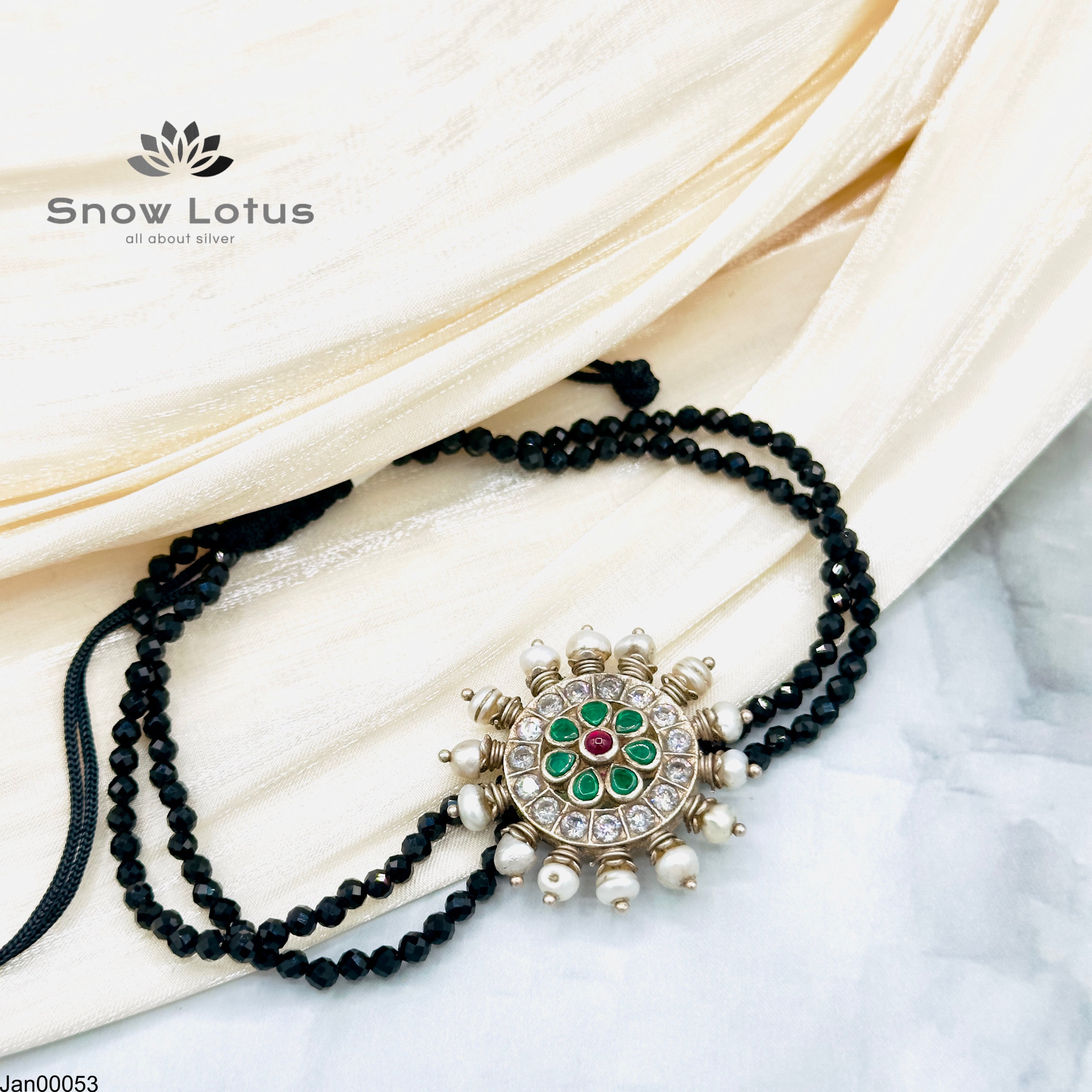 Steering Floral Nazariya Anklet