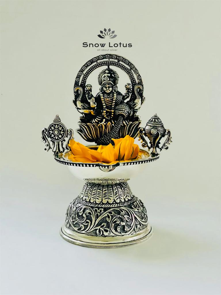 Antique Lakshmi Diya with Shanku Chakram (Single)