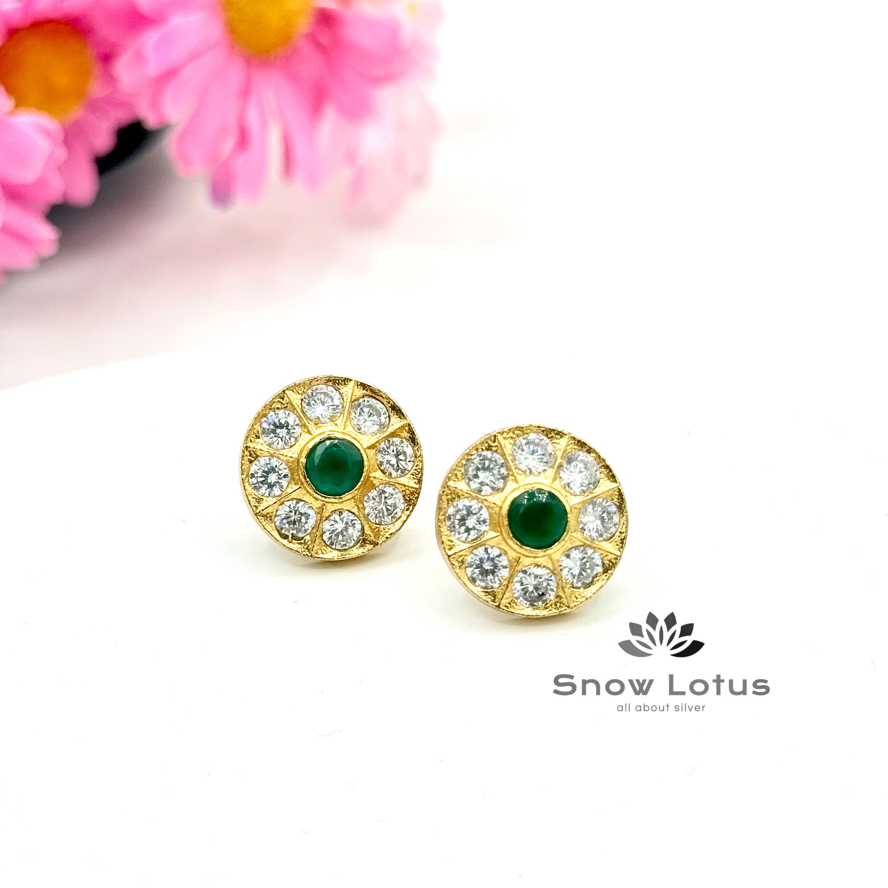 Round green studs