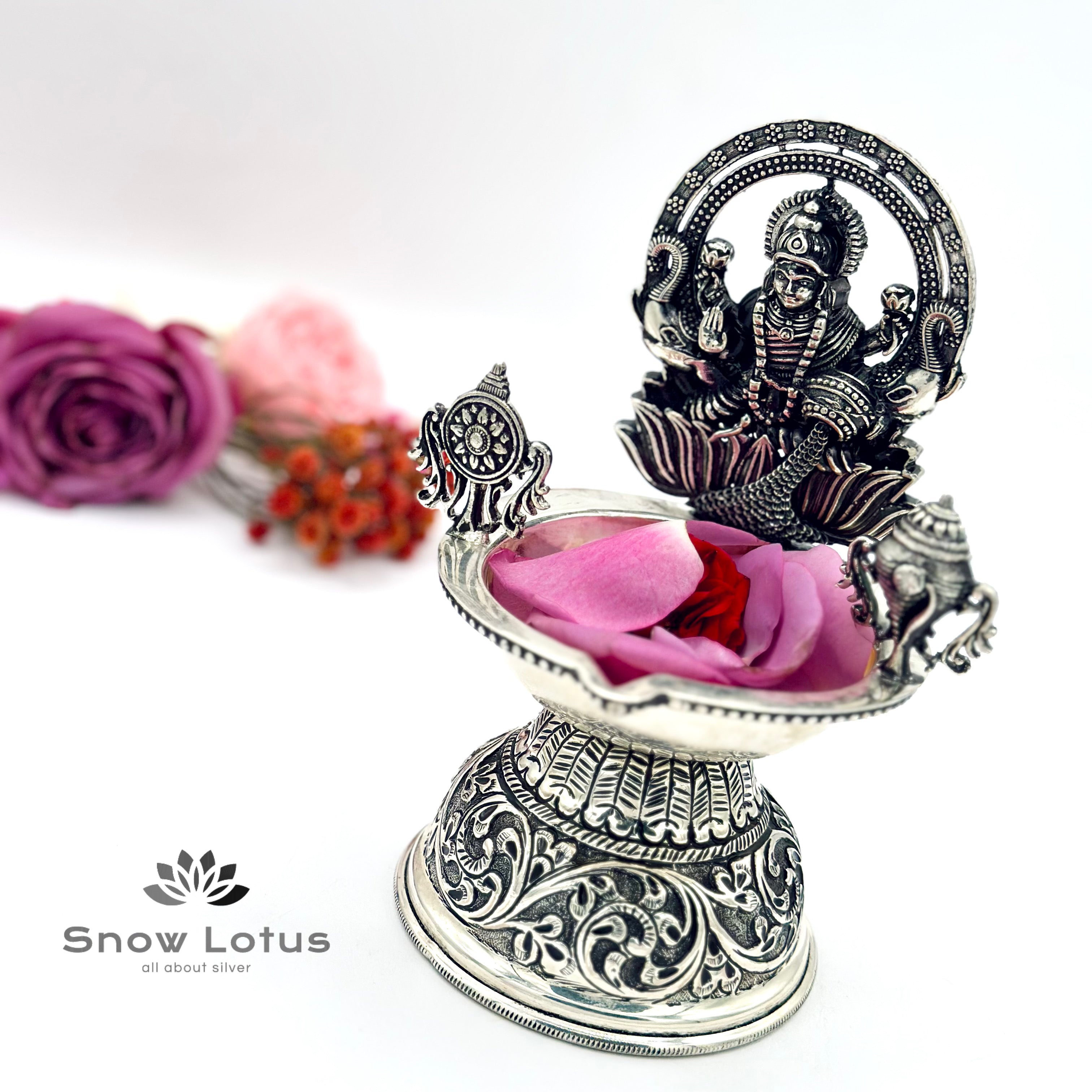 Antique Lakshmi Diya with Shanku Chakram (Single)