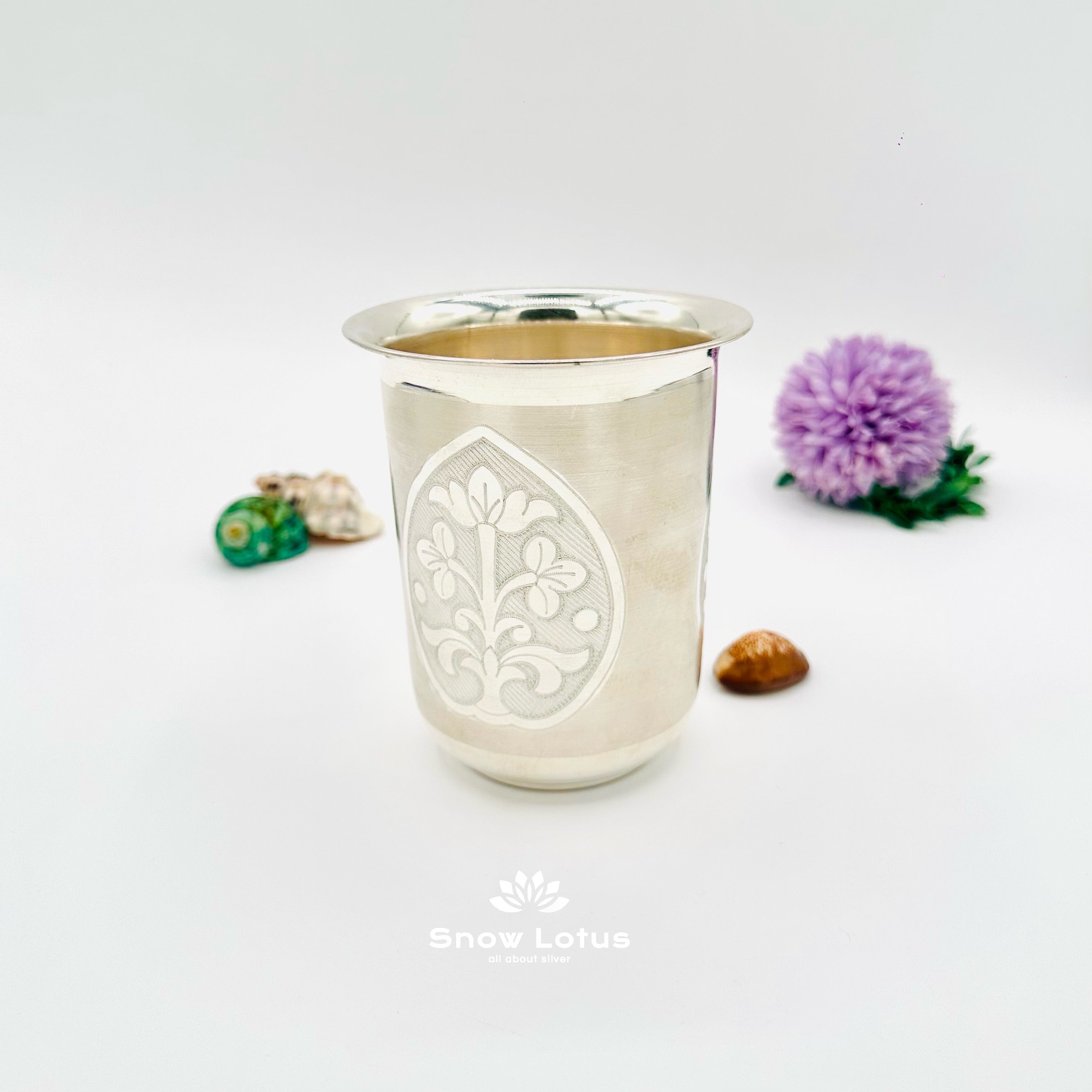 Glass with engraved Tree