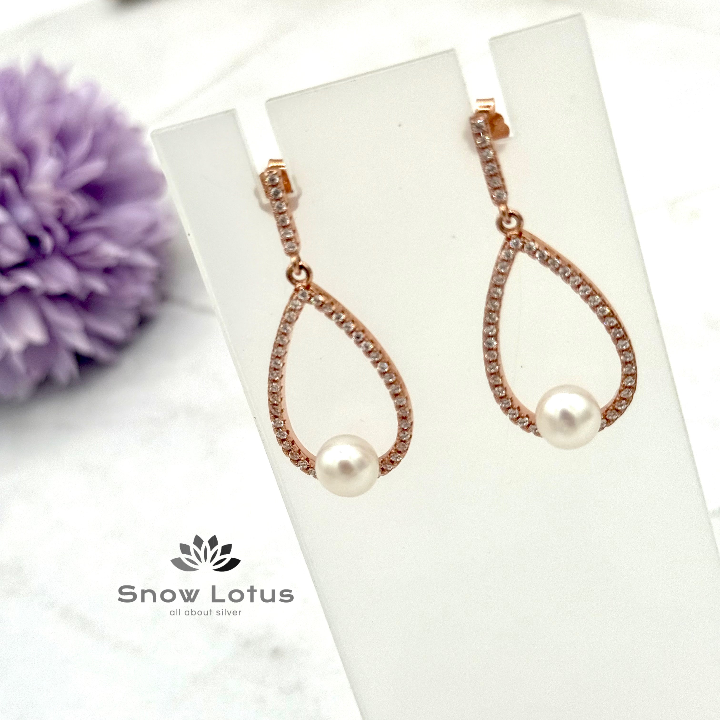 Cliquish Rose gold Earrings