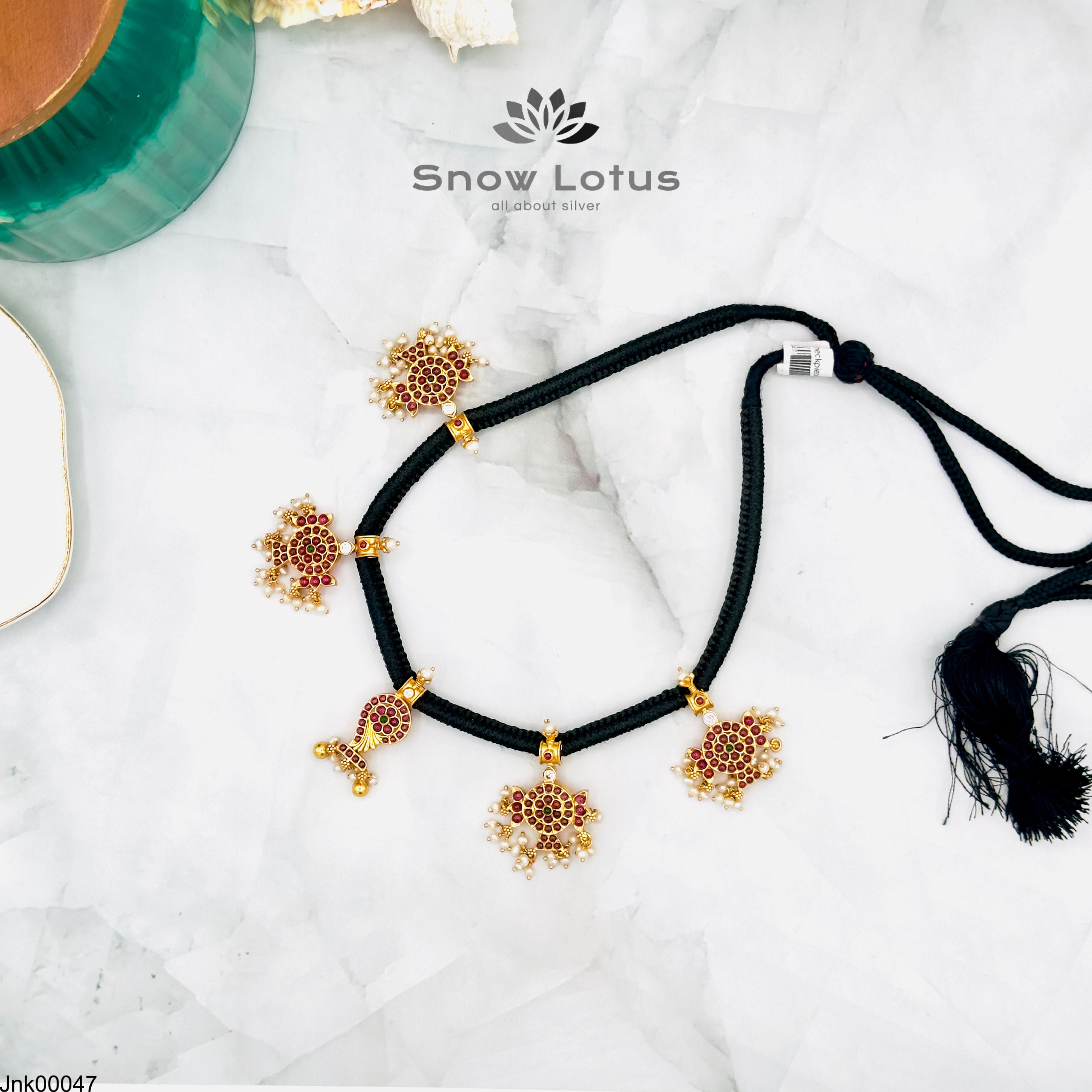 Shanku chakra neckpiece